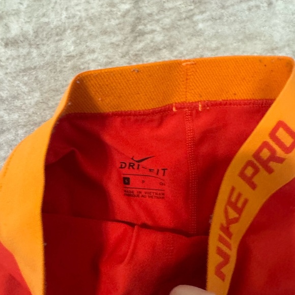 Nike Pro shorts size small - Picture 2 of 2